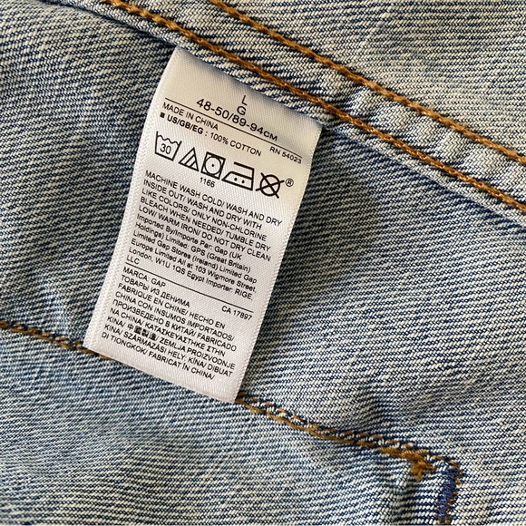 Signed Gap Jacket by Founder, Doris Fisher - Picture 6 of 9